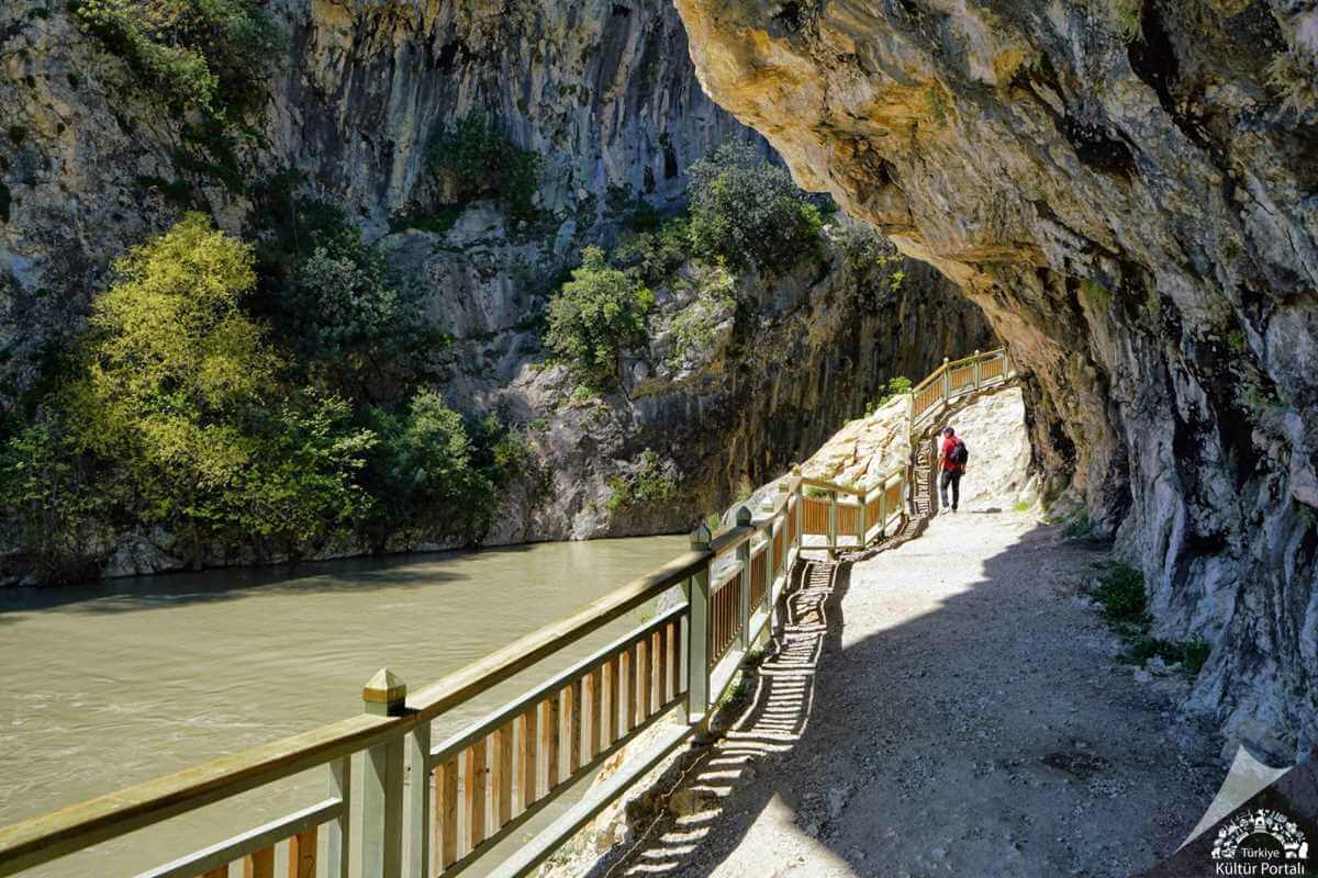 GÜNÜBİRLİK RAFTİNG - KÖPRÜLÜ KANYON TURU